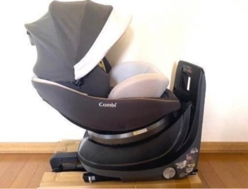 【新品】360℃回転式チャイルドシート【Combi】