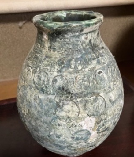 陶芸家の焼いた薩摩焼のつぼ