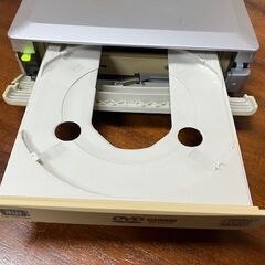 win7j時代に使用していた外付けDVDRWです。使用感有りの画像