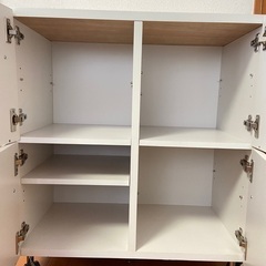 4×4ホワイトラック　カフェ風の画像