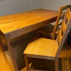 IKEAのダイニングテーブル
