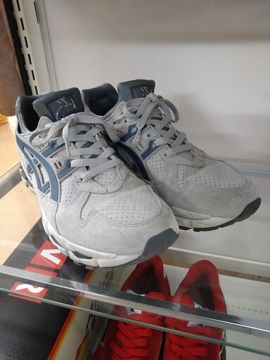 アシックス　GEL-KAYANO　1201A067　27.5ｃｍ