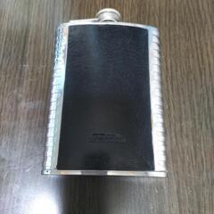 携帯用スキットルステンレス製ボトルの画像