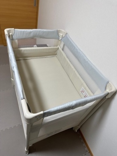 ベビーベッド(アップリカ)