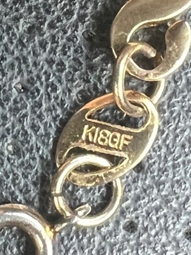 ネックレス　プレスレッド