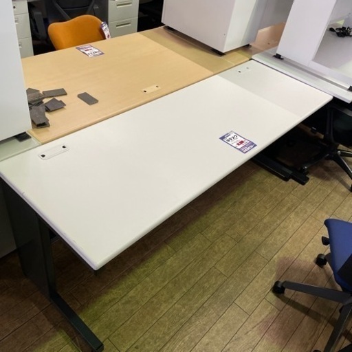 JB-7 【オフィス家具専門店】プラスの平デスクです！