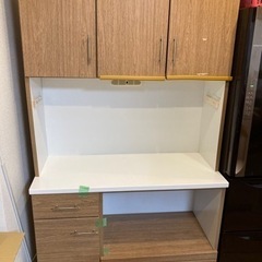 再掲載！内容変更　食器棚