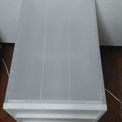 バラバラでも使える滑車付き三段収納ケースの画像