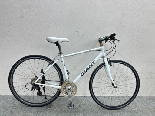 格安　通勤・通学に最適　クロスバイク　GIANT ESCAPE R3 サイズ　s
