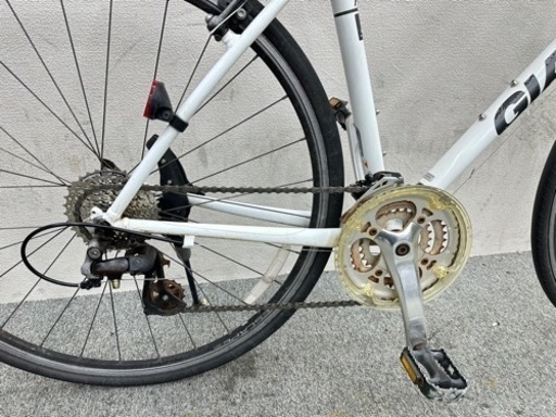格安　通勤・通学に最適　クロスバイク　GIANT ESCAPE R3 サイズ　s