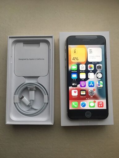 au「iPhone SE3 128GB」 スターライト（ホワイト） SIMフリー／SIMロック設定無し