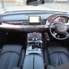 総額215万円‼　H26年式アウディA8 4.0TFSIクワトロ/検5年10月/純ナビ/地デジTV/Bカメラ/BOSEサウンド/アダプティブクルコン/マトリックスLEDヘッドライトの画像