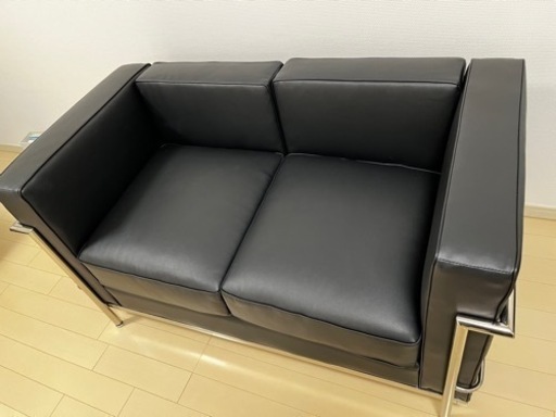 [購入者決定の為受付終了]美品　LC2 デザイナーズソファ　カウチソファ　ブラック 二人掛け　肘掛け☆