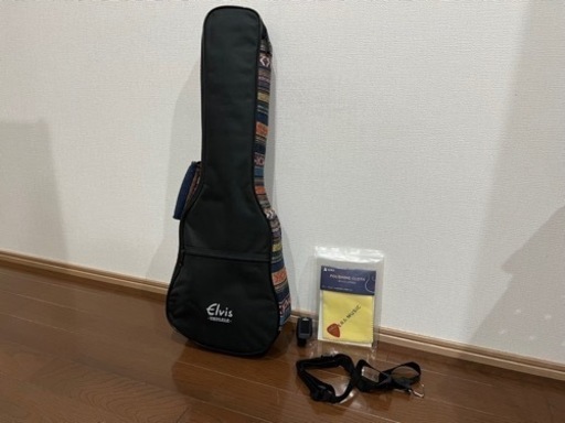 Elvisのウクレレ専用ケースとチューナー付