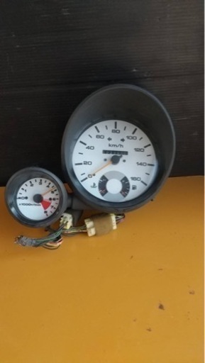 ニッサン　Be-1 スピードメーター及 　タコメーター中古