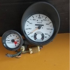 ニッサン Be-1 スピードメーター及 タコメーター中古