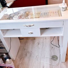 ネイルデスク　ガラス天板　引き出し付き　ホワイト