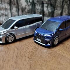 トヨタ VOXY プルバックカー2種