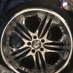 アミスタッド　タイヤホイール20インチ エルグランドにはいてました。の画像
