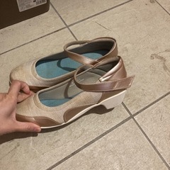 スポーツパンプス　24センチの画像