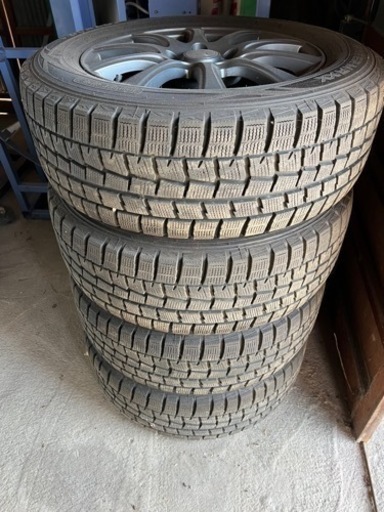 スタッドレスタイヤ　ダンロップ　215/60R16 950