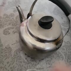 何か取り引きの方無料   1.5Lくらいのやかん