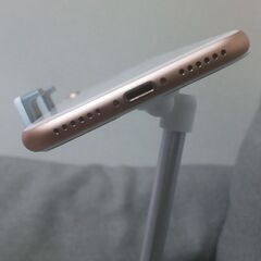 極美品‼️iPhone8 64G SIMフリー バッテリー100%の画像