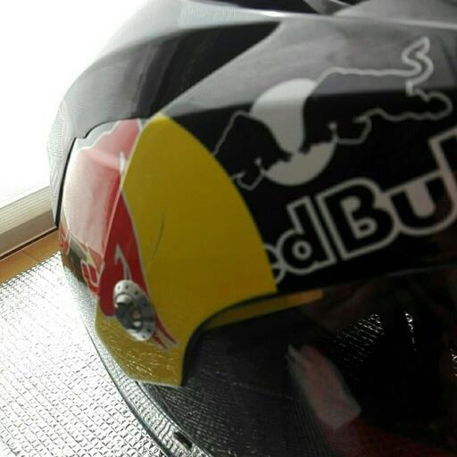 ヘルメット L58-59サイズ レッドブル