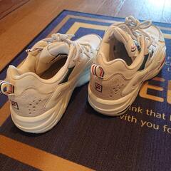 FILA 25.0センチ ベージュ スニーカーの画像