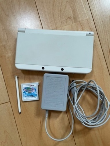 NEW ニンテンドーNew 3DS ホワイト＋充電器 ゲームソフト