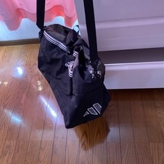 adidasボストンバック　新品同様　値下げ中の画像