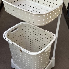 ニトリ 洗濯カゴ キャスター付 白 の画像