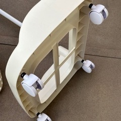 ニトリ 洗濯カゴ キャスター付 白 の画像