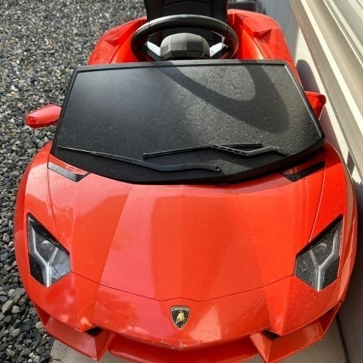 おもちゃの電動自動車