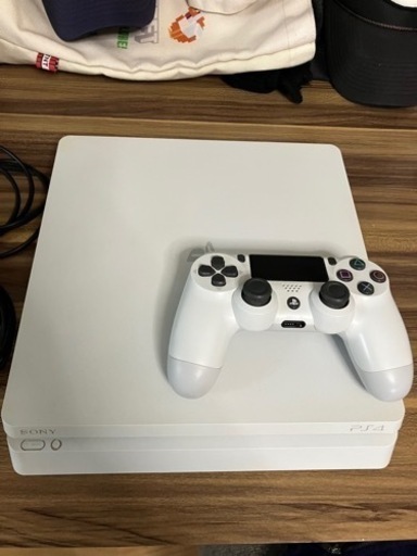プレステ4. ホワイト