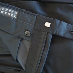 ★値下げ★BARNEYS NEW YORK スーツ 黒 サイズ46の画像