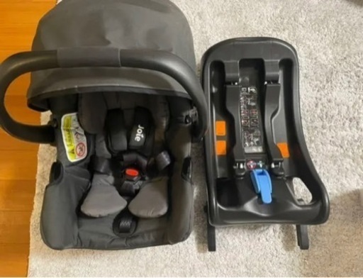 （取引中）使用短期間　多機能チャイルドシートとベース