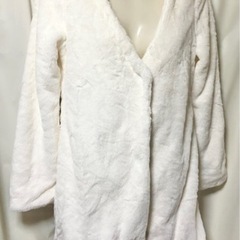 新品 タグ付き ふわふわ ファー アウター コート デイライルノアール Delyle NOIR 白 フリーサイズ 8900円の画像