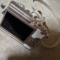 値下げしました。PanasonicのLUMIX Gのミラーレスカメラ4kの画像