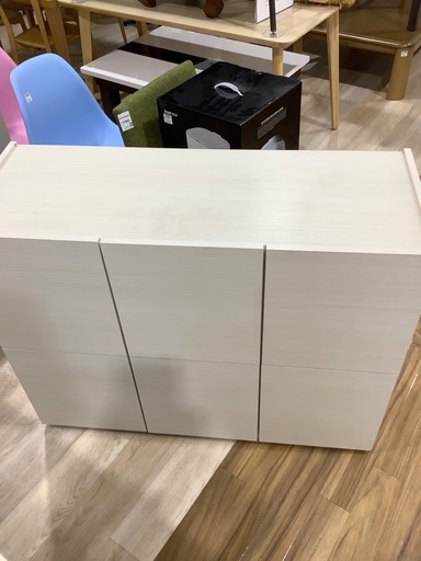 6枚扉キャビネット ニトリ 高さ約85cm 幅約110cm 奥行き約40cm 入荷致しました！