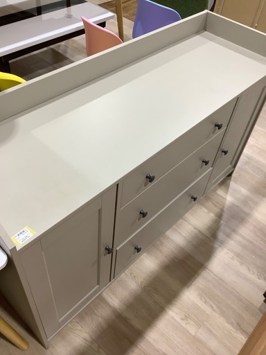 サイドボード IKEA HAUGA 高さ約85cm 幅約140cm 奥行約45cm 入荷致しました！