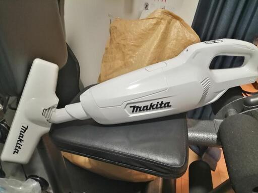 makita CL107FD　コードレス充電型の掃除機