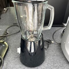ブラウン パワーブレンド3 ブレンダー [1.25L ジューサー スムージー ミキサー 氷も砕ける 果物 野菜 操作簡単 高速回転] JB3060BK ブラックの画像