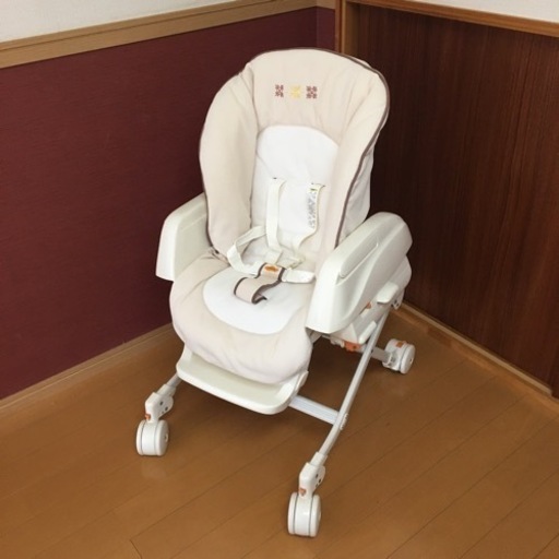 【受付保留中　3/15〜未定】コンビ　combi ハイローチェア（手動）　直接引渡し限定