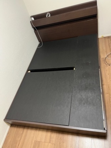 床下収納付きダブルベッド
