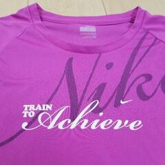 ナイキ　Tシャツの画像