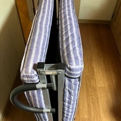可動式　折りたたみベッド　今月中