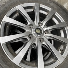 タイヤ　215/65R16