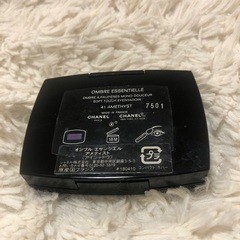 CHANEL アイシャドウ　パープルの画像