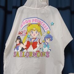 セーラームーンSのレインコートの画像